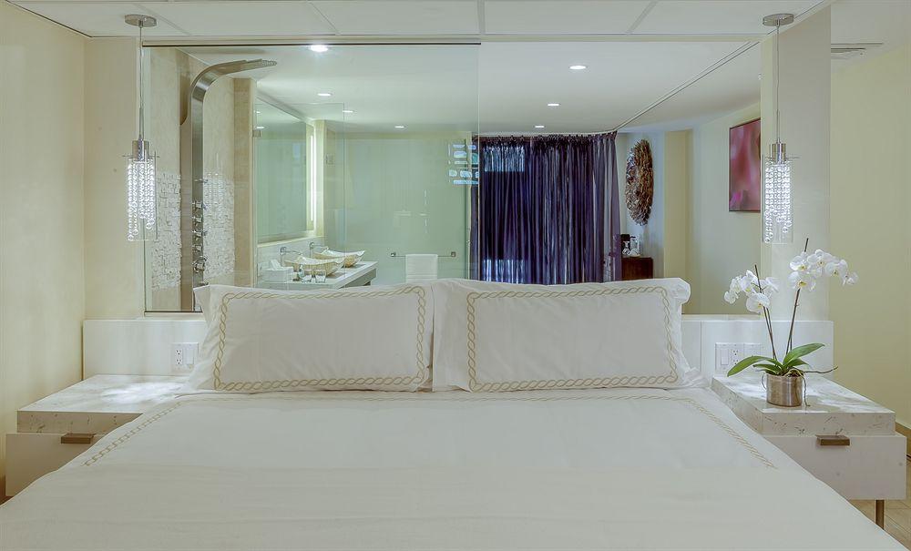 Floris Suite Hotel - Spa & Beach Club - Adults Only Piscadera Bay Bagian luar foto