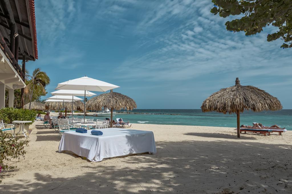 Floris Suite Hotel - Spa & Beach Club - Adults Only Piscadera Bay Bagian luar foto