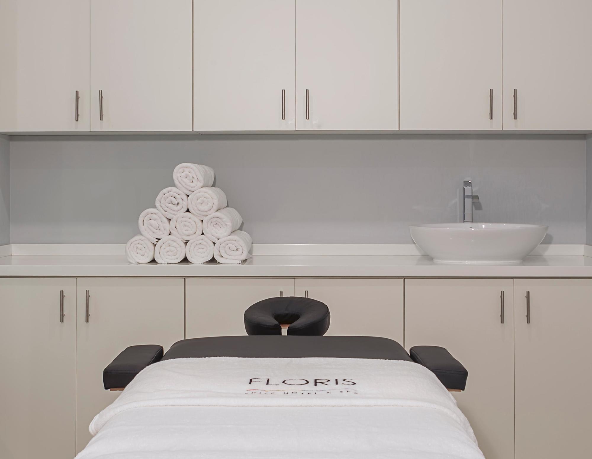 Floris Suite Hotel - Spa & Beach Club - Adults Only Piscadera Bay Bagian luar foto
